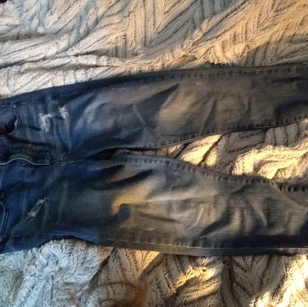 Mid Rise Distressed Jeans
